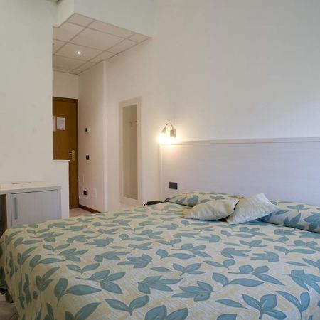 Hotel Vittoria Viareggio Kültér fotó