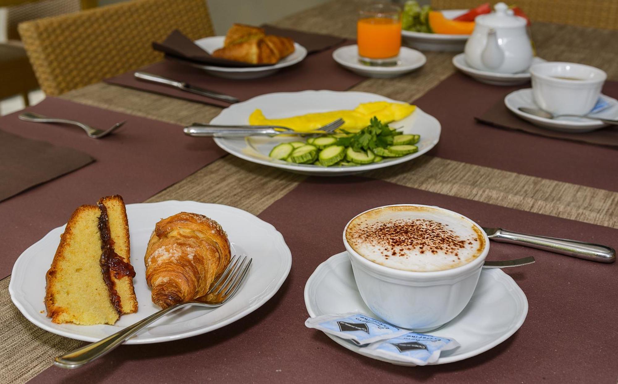 Hotel Vittoria Viareggio Kültér fotó