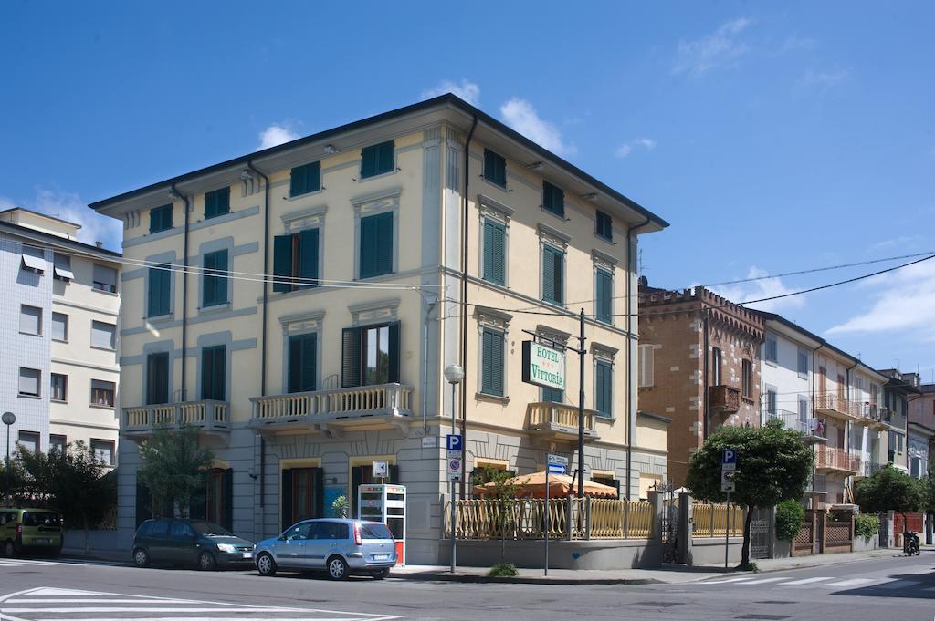 Hotel Vittoria Viareggio Kültér fotó