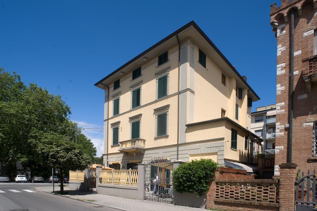 Hotel Vittoria Viareggio Kültér fotó