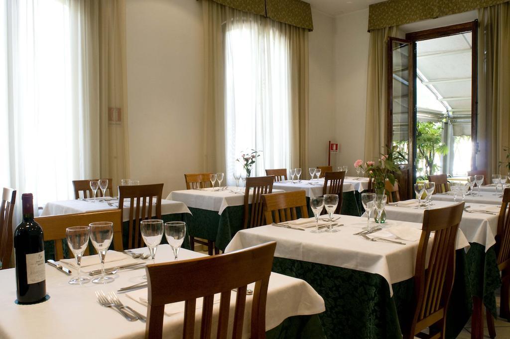 Hotel Vittoria Viareggio Kültér fotó