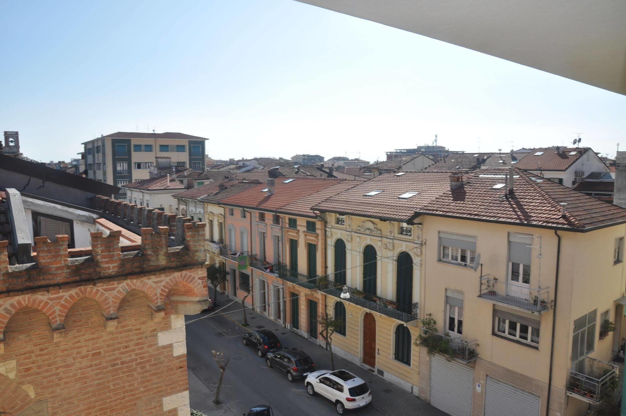 Hotel Vittoria Viareggio Kültér fotó