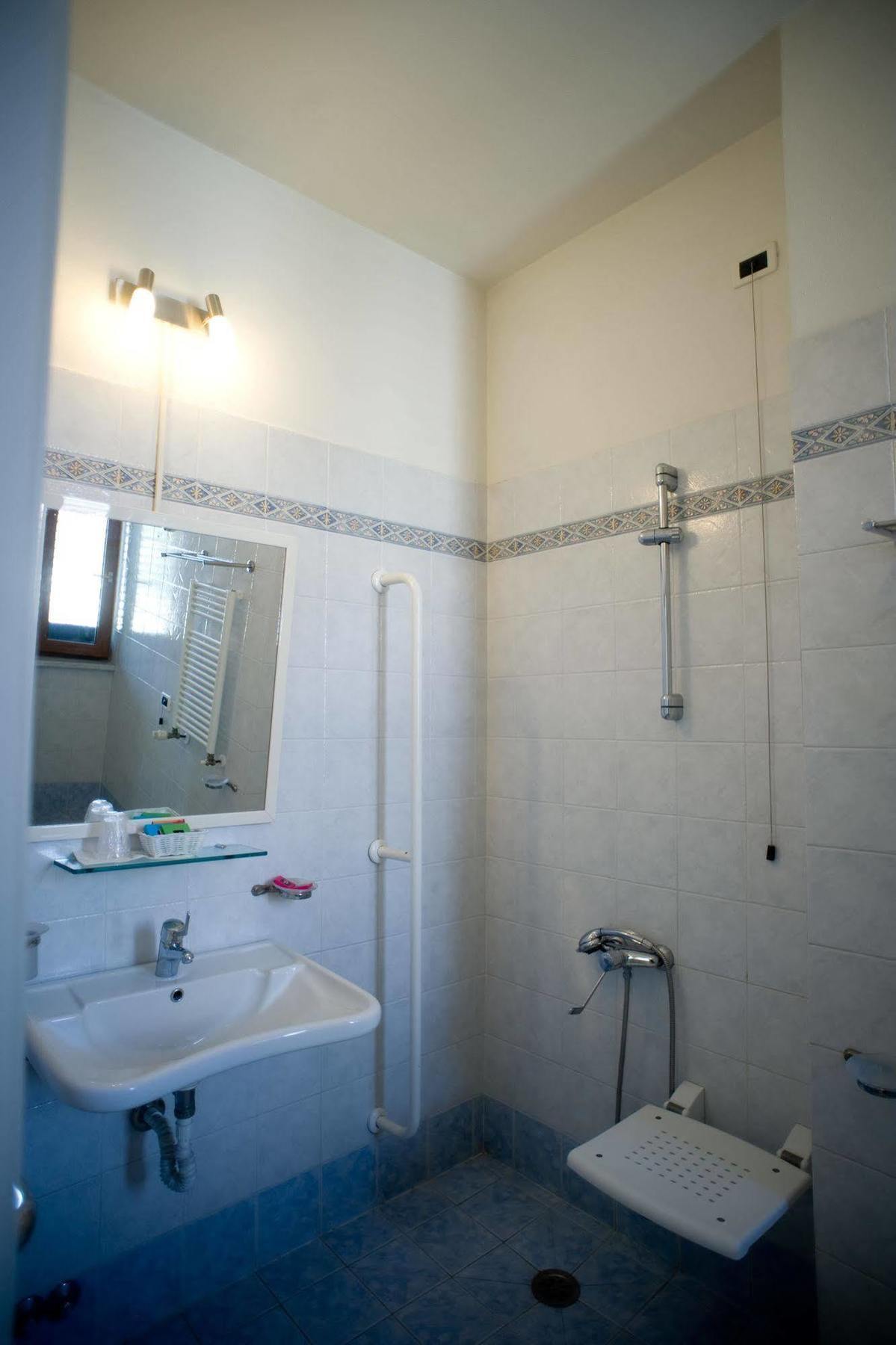 Hotel Vittoria Viareggio Kültér fotó