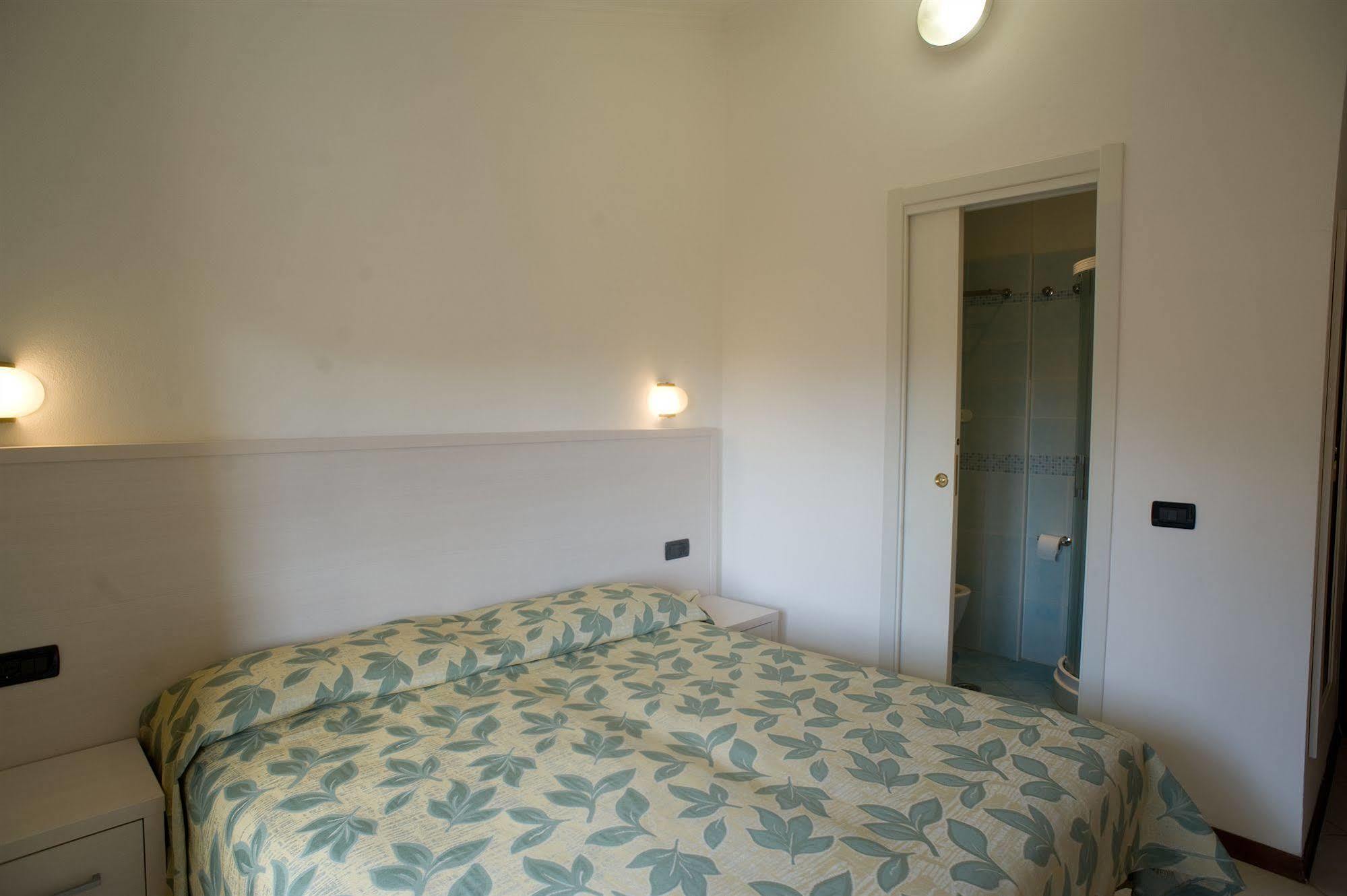 Hotel Vittoria Viareggio Kültér fotó