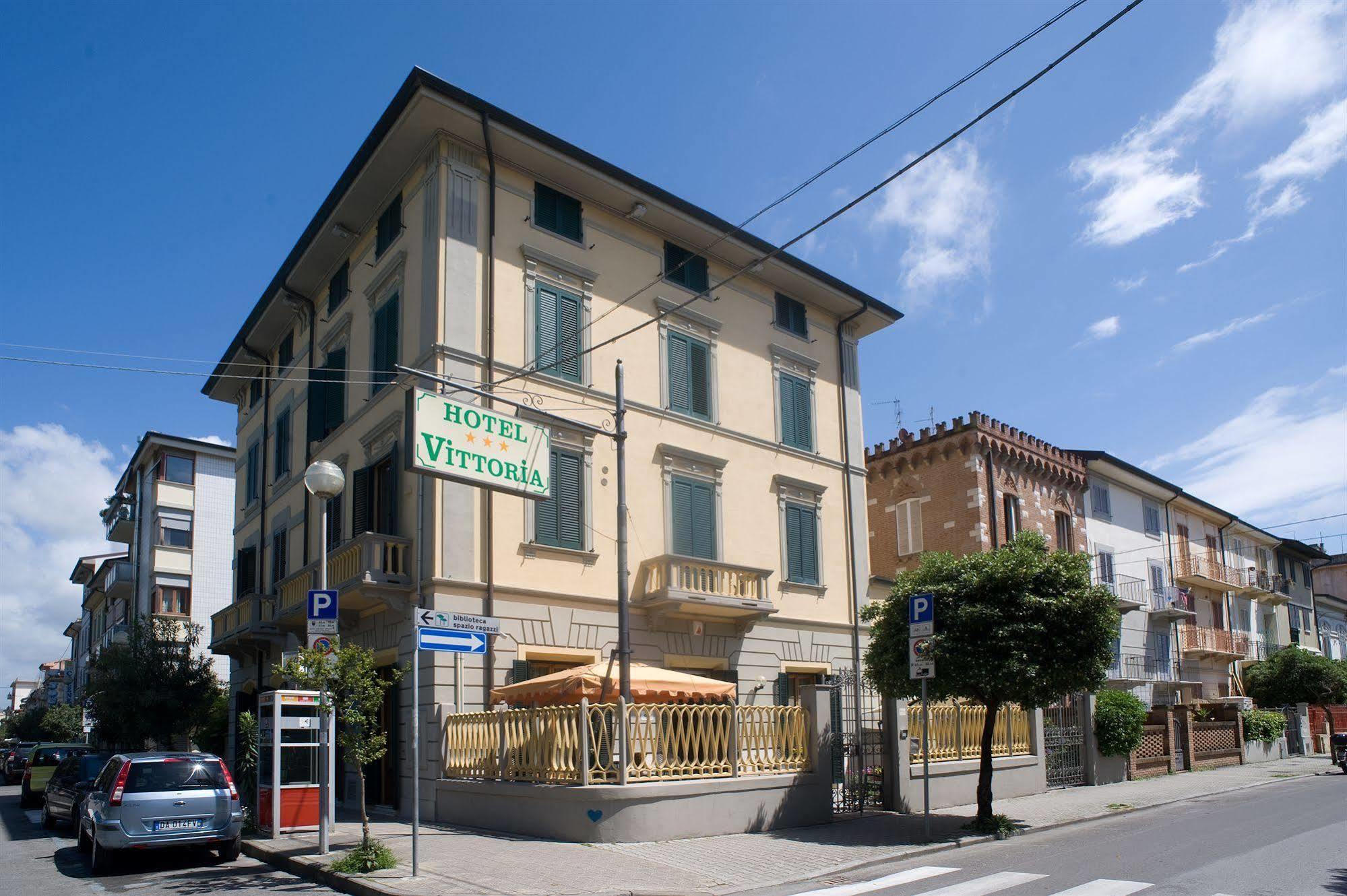 Hotel Vittoria Viareggio Kültér fotó