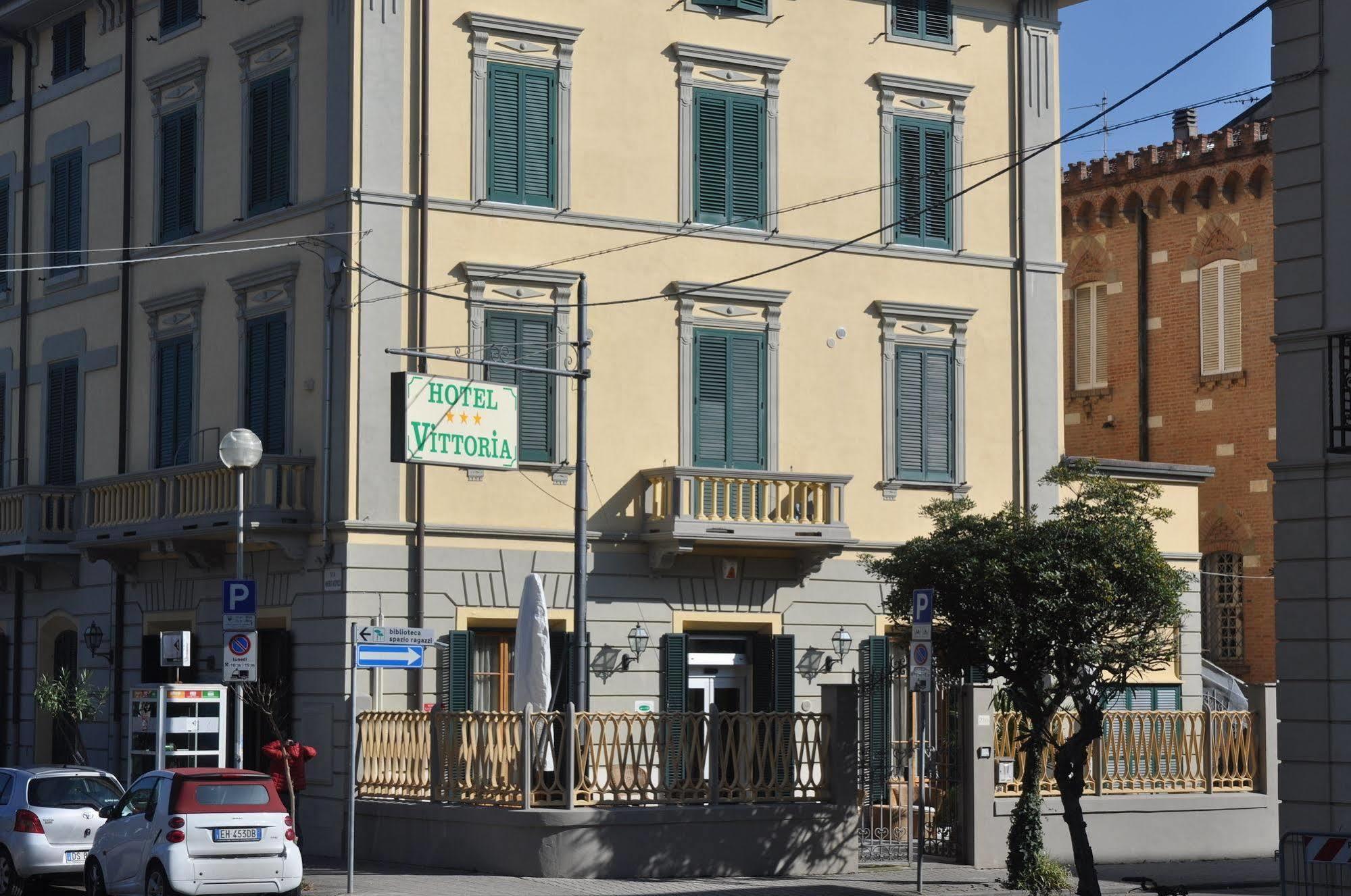Hotel Vittoria Viareggio Kültér fotó