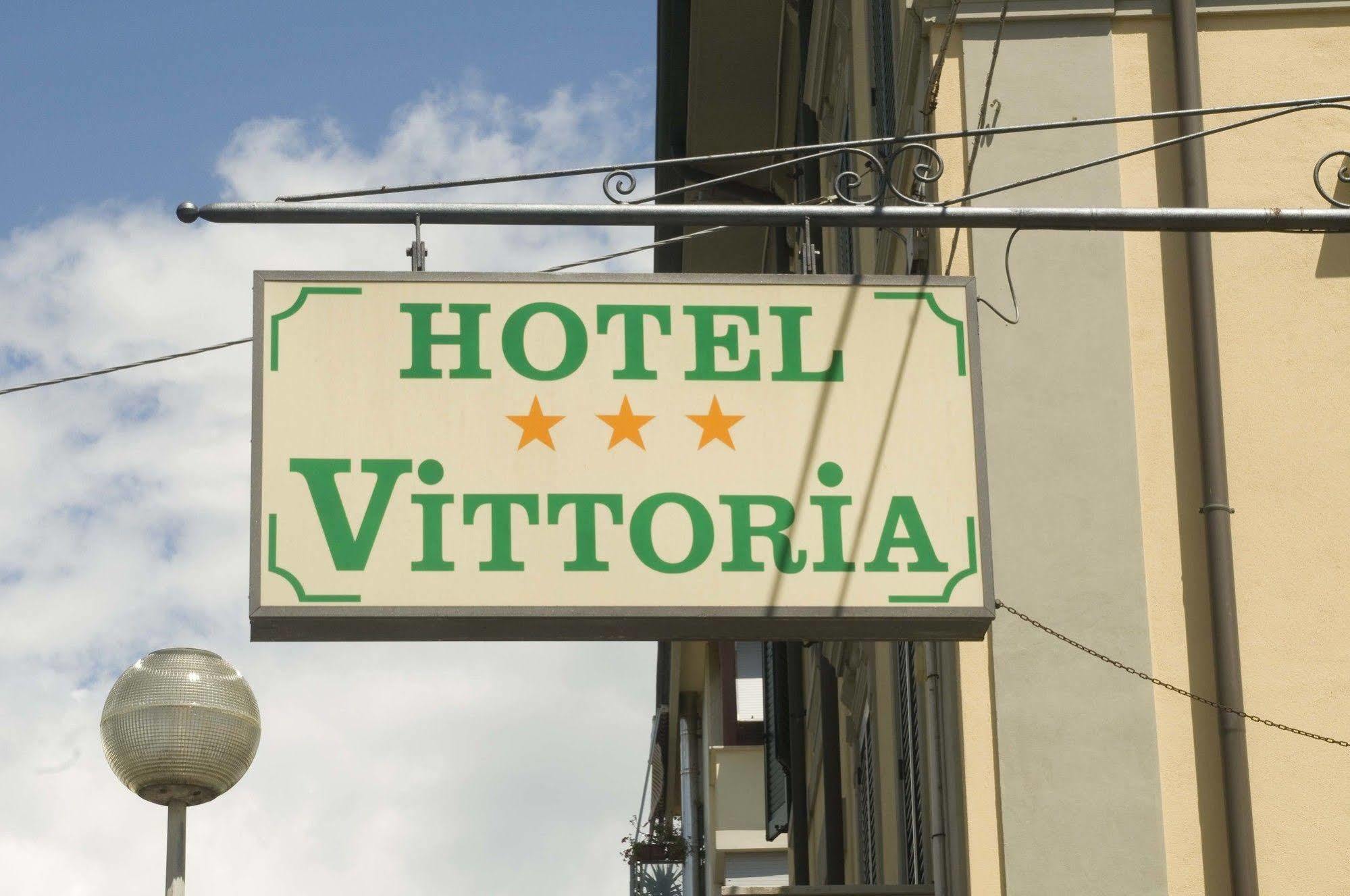 Hotel Vittoria Viareggio Kültér fotó